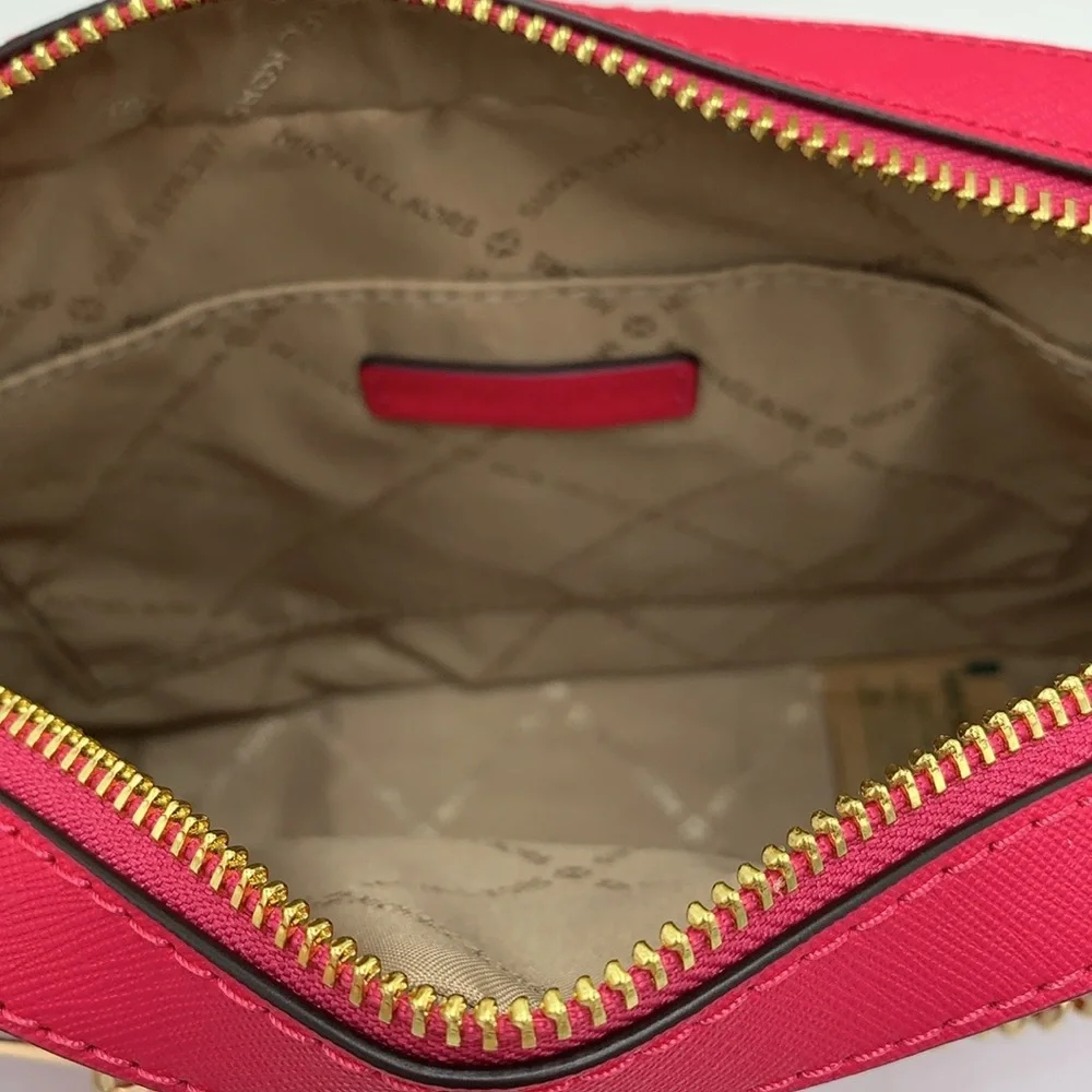 MICHAEL KORS
Jet Set Large Saffiano Leather Crossbody Bag
ELECTRIC PINK
NWT - Picture 9 of 16